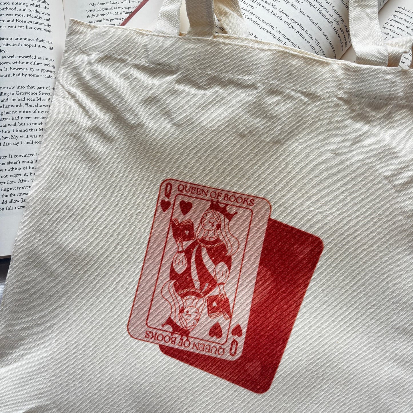 Queen of books tote bag