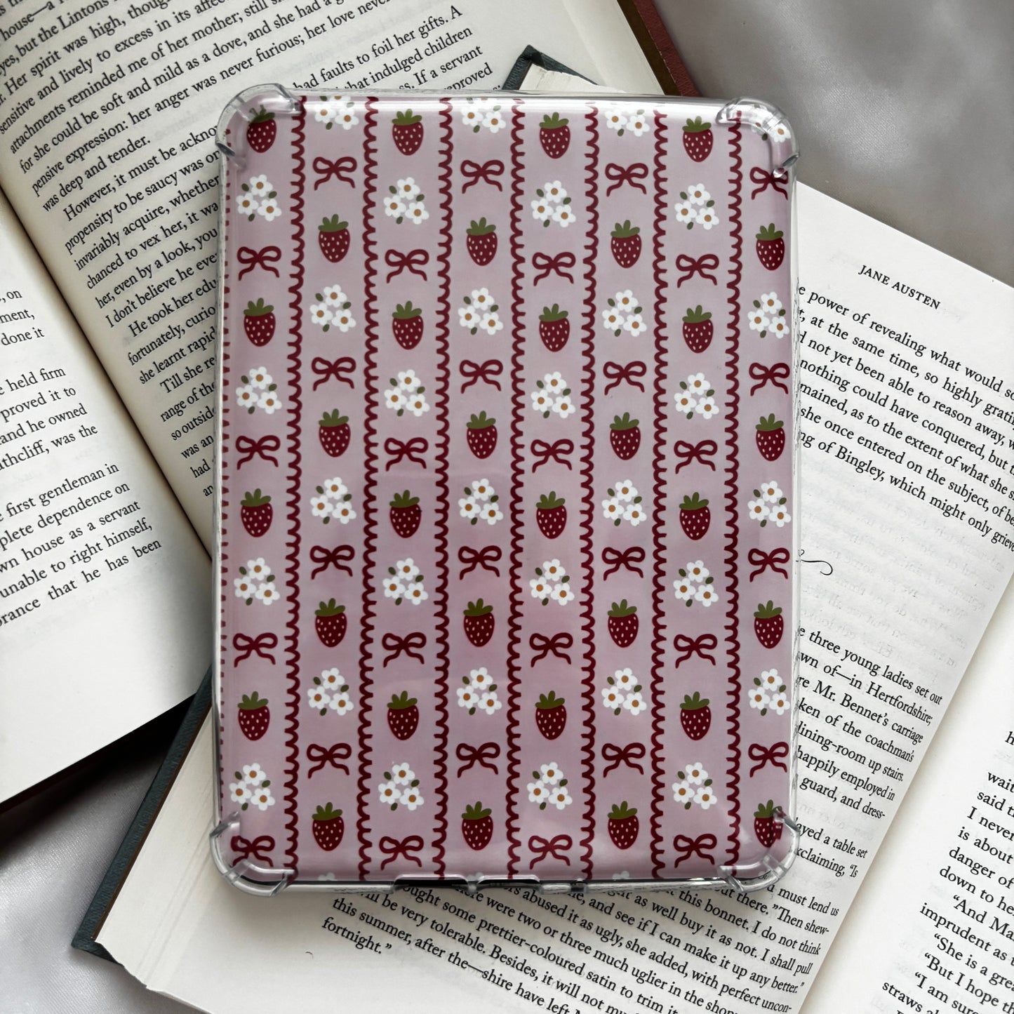 Strawberry bows kindle insert