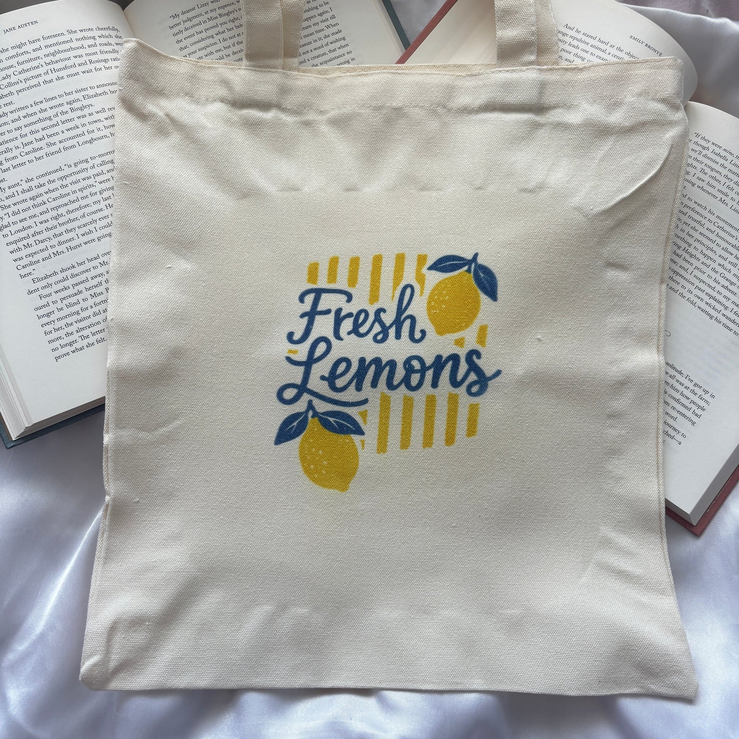 Fresh lemons tote bag