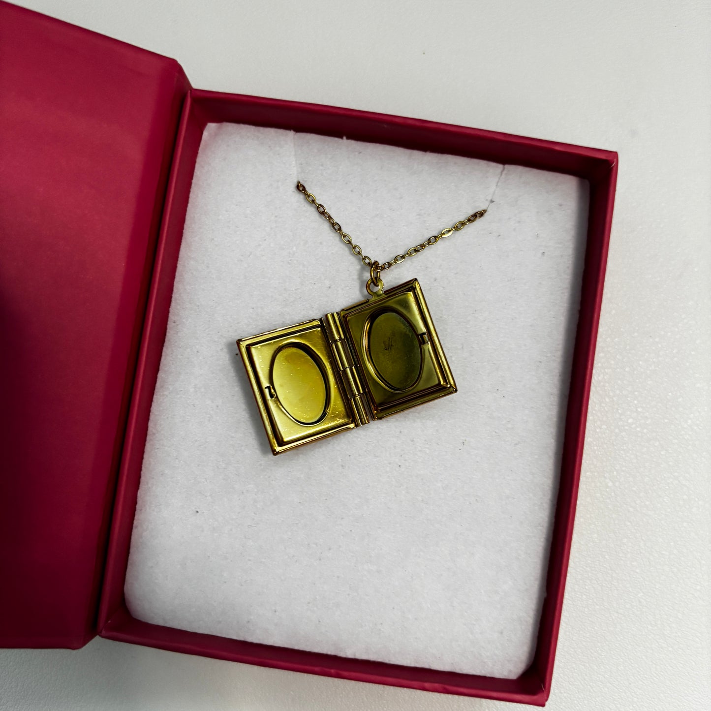 Sweetheart blind date with a book box